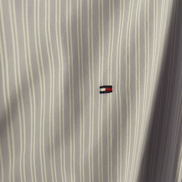 Tommy Hilfiger Men's Light Lavender Pinstripe Shirt - Picture 2 of 3